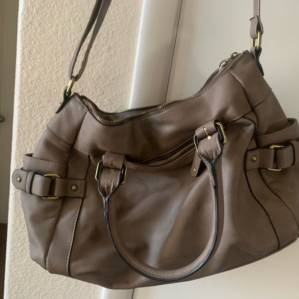 Merona handbag in excellent condition. A stylish rich looking brownish/ color